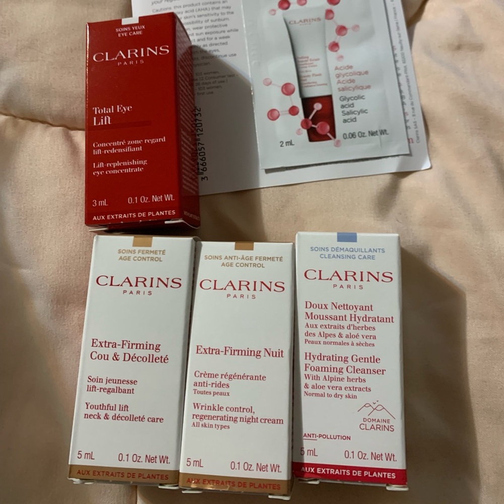 Clarins skin care bundle - deluxe sample size